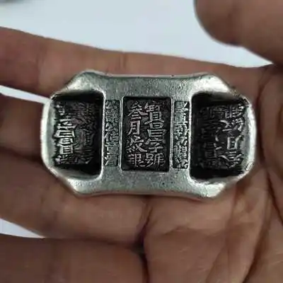 

Изысканное античное украшение из чистой меди и серебра