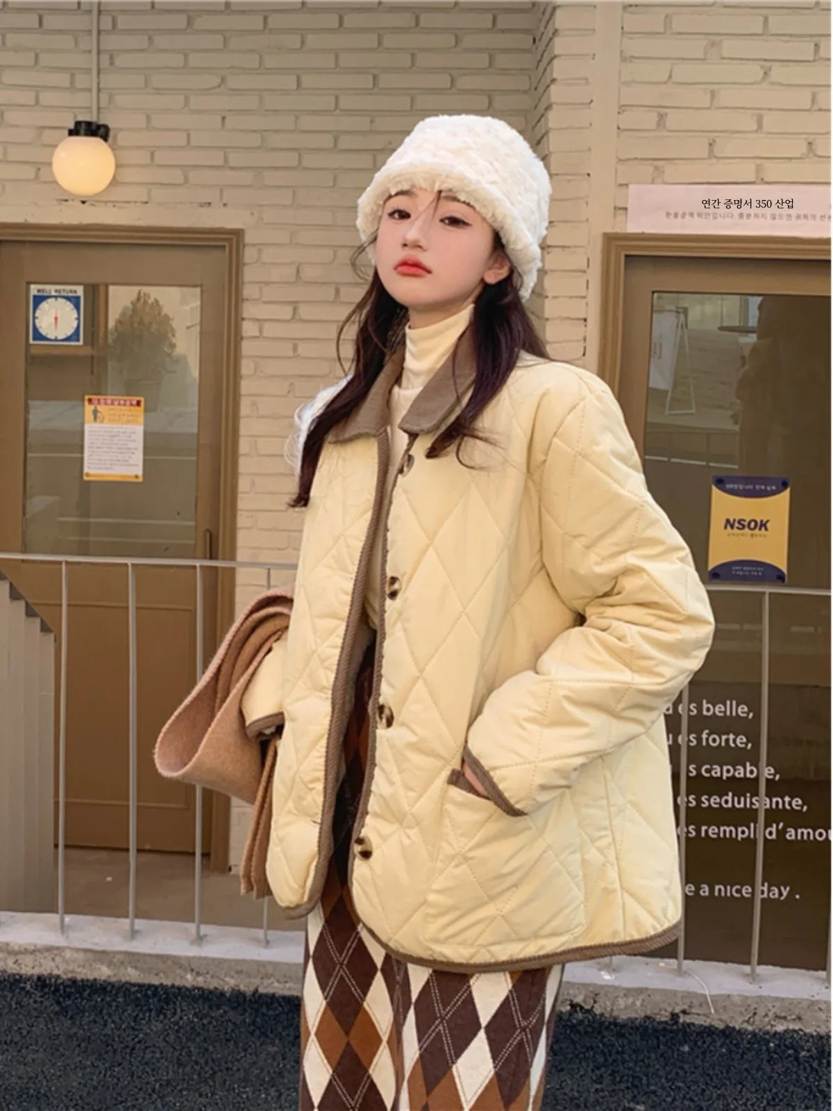 Куртка на хлопковой подкладке с маленькими ромбическими лацканами и длинными