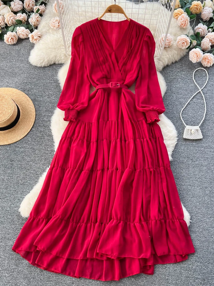 

Женское платье-пуловер с V-образным вырезом, до середины икры