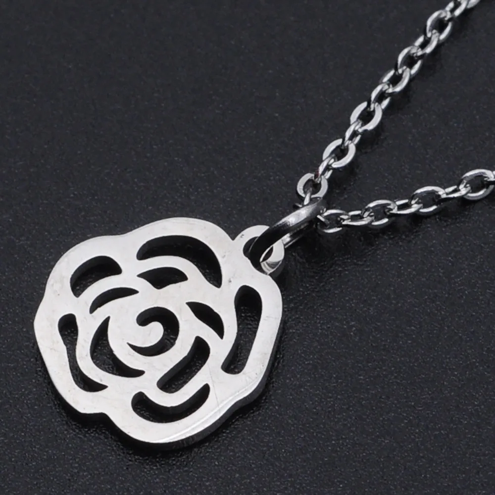 

Titanium Steel Rose Necklace Female Hot Selling Fashion Rose Flower Pendant Stainless Steel Necklace Jewelry