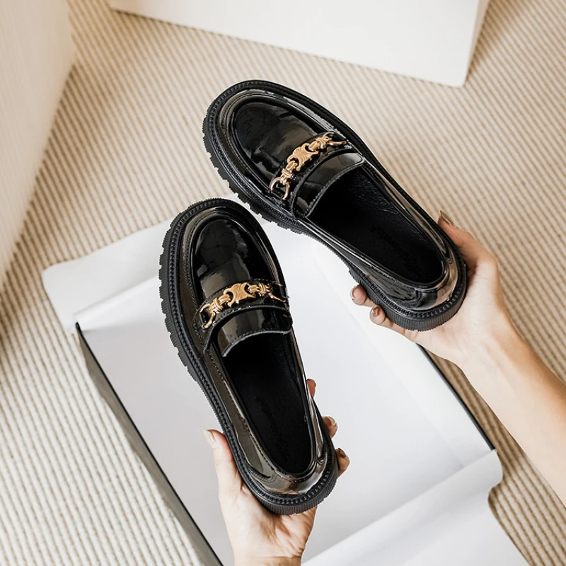 2023 Spring New Women's Loafers Thick Sole Thick Heel Round Toe British Style Small Leather Shoes Large Size Women's Shoes