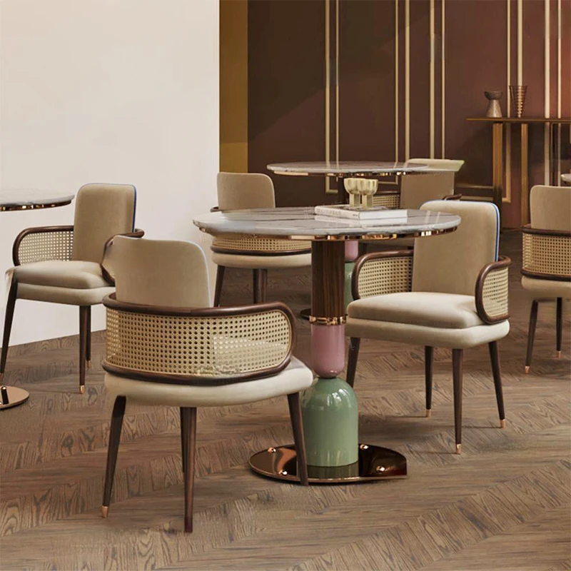 

Стул обеденный из ротанга, из массива дерева, с подлокотником