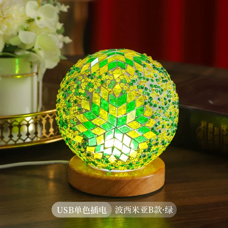 

Богемная настольная лампа из витража, теплый свет