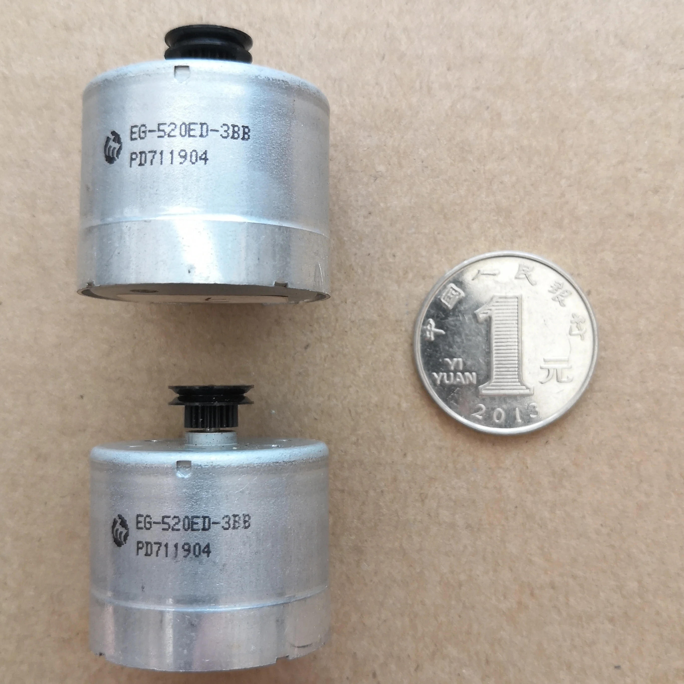

1pc 520 Motor Automobile Movement Motor for cassette deck walkman player 13.2V
