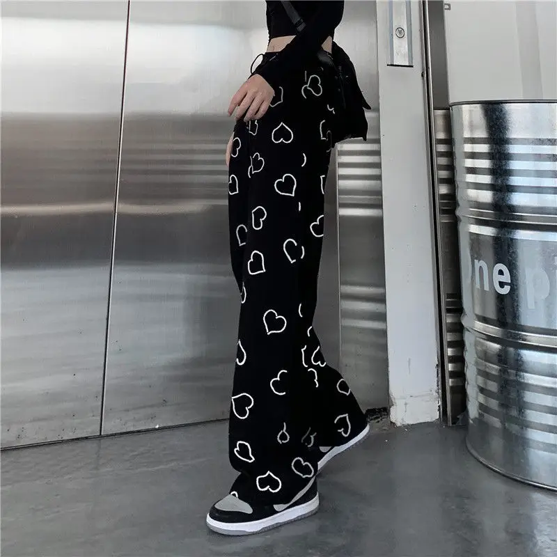 

Korean Style Vintage Oversize Trousers For Female Hip Hop Wide Leg Pants Women Fashion Harajuku Heart Print Women Pants
