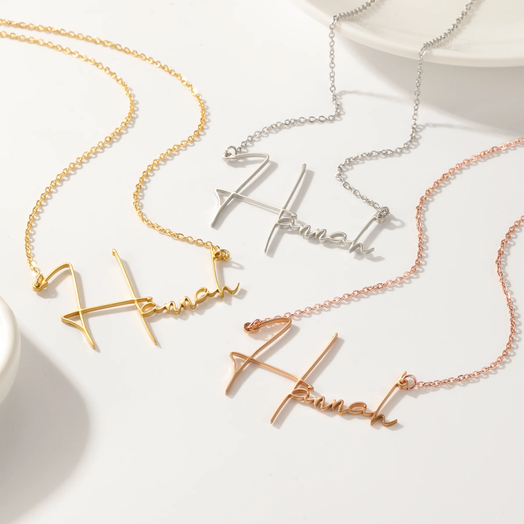 Ожерелье с именем в курсивном стиле на заказ для женщин персонализированное