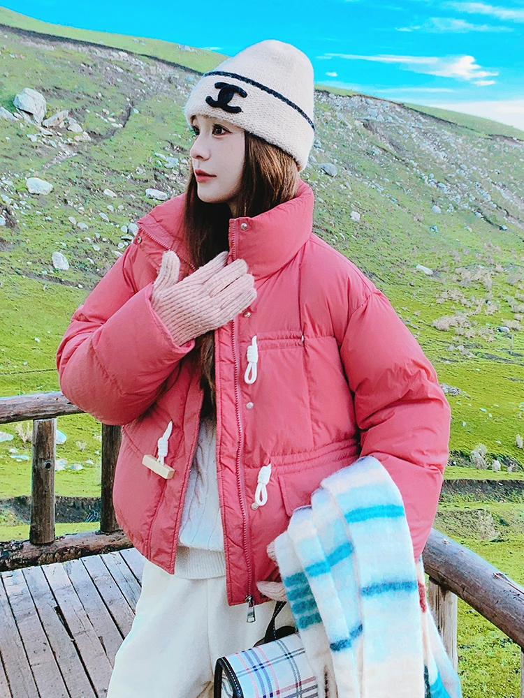 Корейская серия элегантный короткий пуховик с роговой пряжкой женский зимний 2024