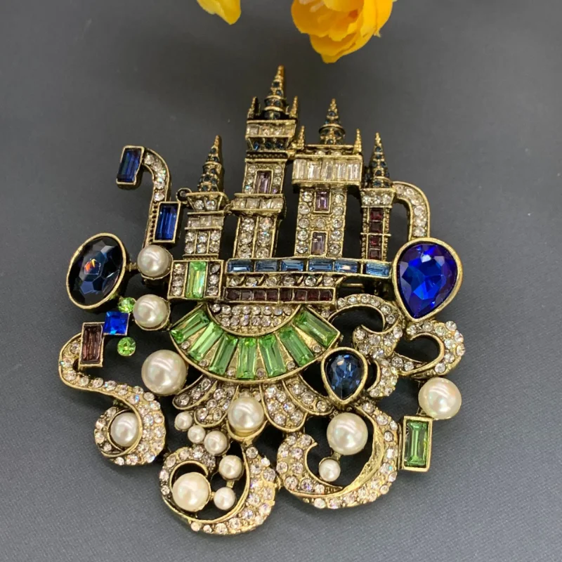 

Timeless Wonder Fancy XL Zirconia Geo Castle Brooch Pins for Women Designer Jewelry Gown Runway Trendy Rare Gift Mediaeval 5384