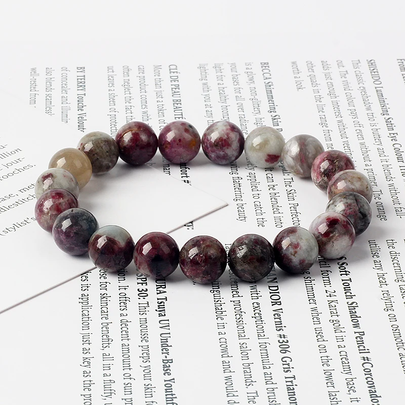 Браслет женский турмалиновый с цветами сливы