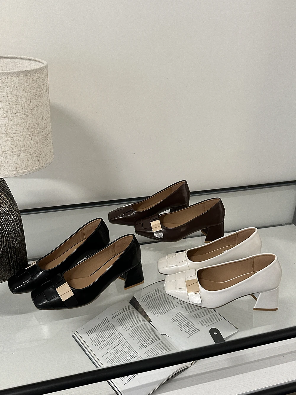 Женские туфли-лодочки с круглым носком черные бежевые коричневые офисные туфли