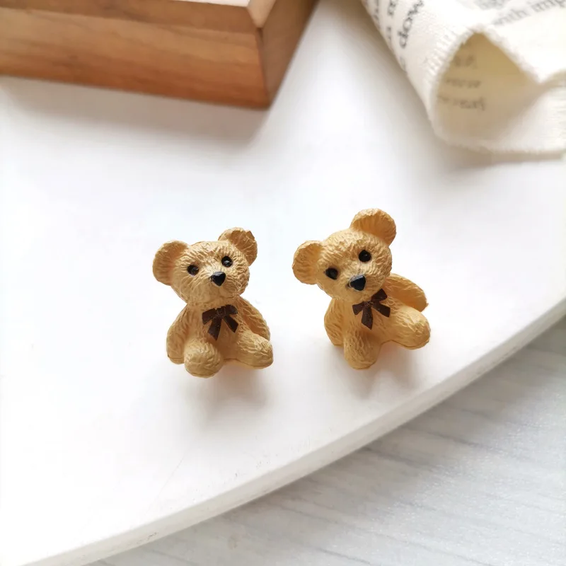 

Cute Short Stereoscopic Cartoon Kids Earrings Little Bear Resin Clip on Earrings for Girls Jewelry