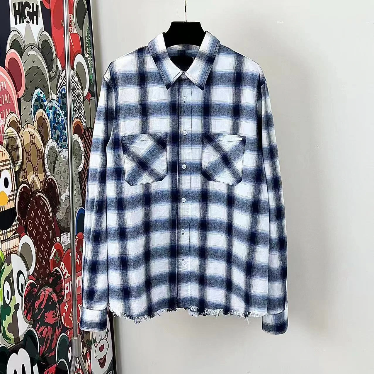 

2023 FW New Trendy Brand AM Blue and White Plaid Polo Shirt Men Women Back Letter Embroidery Unisex Casual Sleeved Shirt
