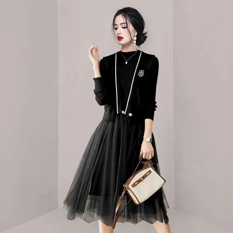 Рисунок 4 - Модный повседневный женский костюм