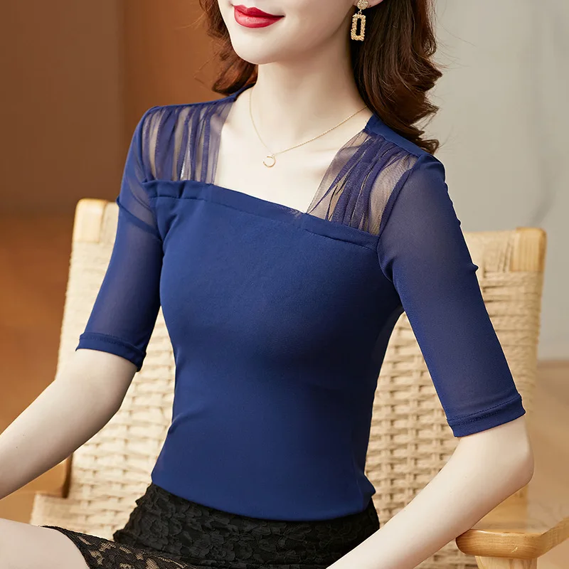 

The new slim-fit mesh bottoming shirt, low-necked with western style GRAY22