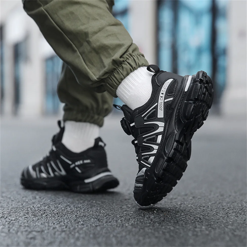 Рисунок 4 - Кроссовки для мальчиков и девочек