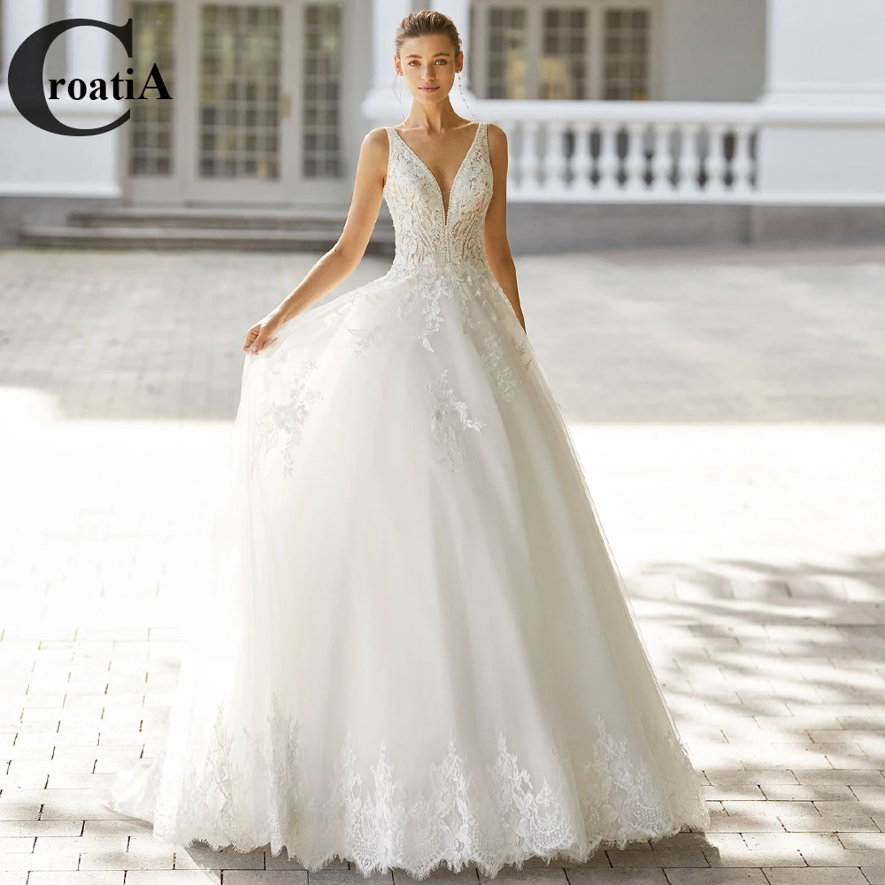 

Croadia Exquisite Wedding Dresses New Vestido De Noiva Gelinlik V-Neck Flowers Princess Dubai Bridal Engagement Robe Mariee