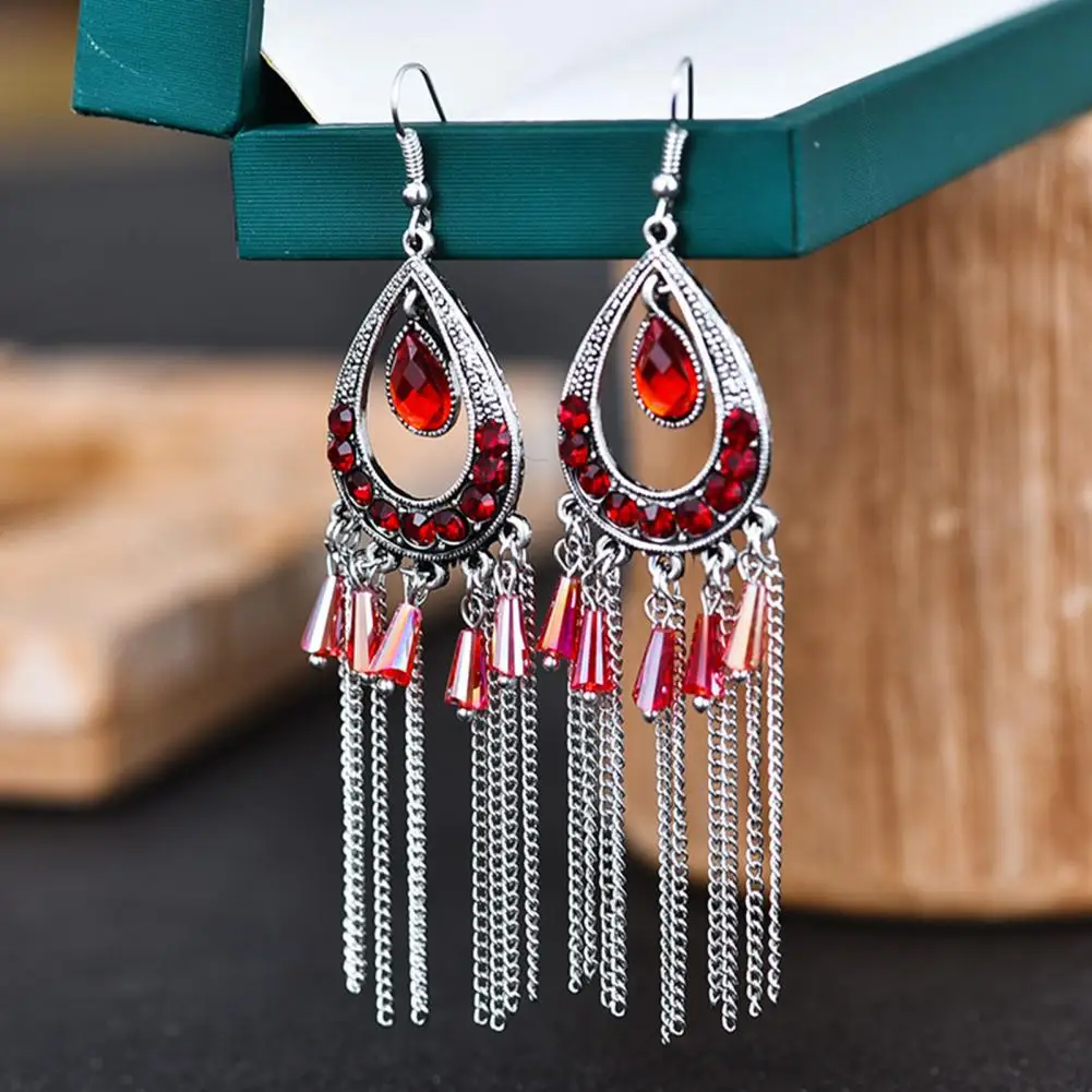 

1 Pair Drop Earrings Long Decorative Eye-catching Vintage Drop Earrings Lady Earrings for Daily Wear