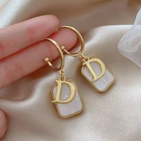 classic d letter shell pendant earrings for womens fashion jewelry gift accessories delicate gold statement earrings for women