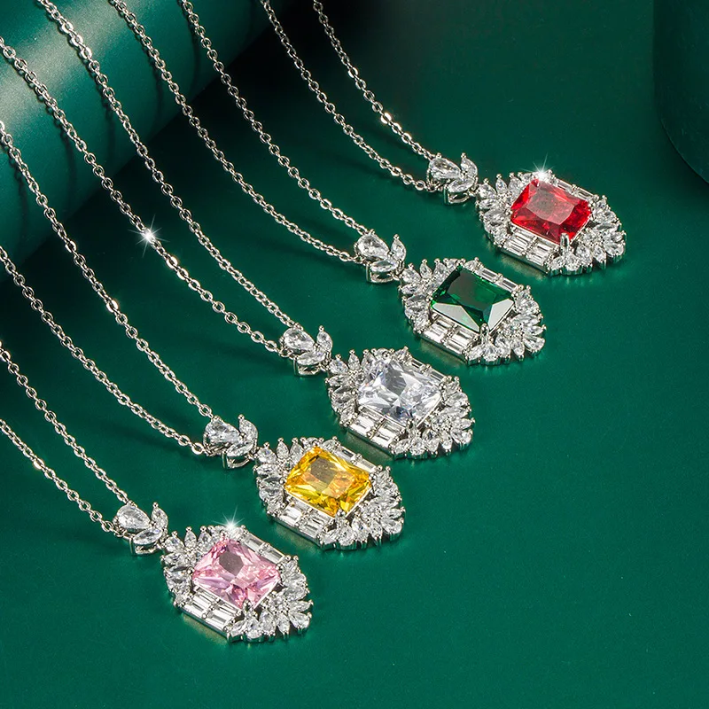 

Uilz Fashion Silver Color New Princess Pendant Necklace Exquisite Green Square Flower Zircon Women Versatile Romantic Gift