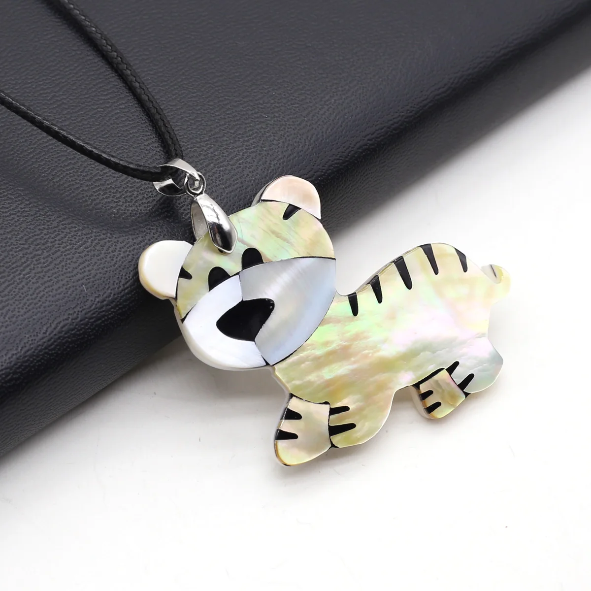 

Fine Natural Mother of pearl Necklace Reiki Heal Tiger Shape Rope Chains High Quality for Women Necklace Jewelry Gifts