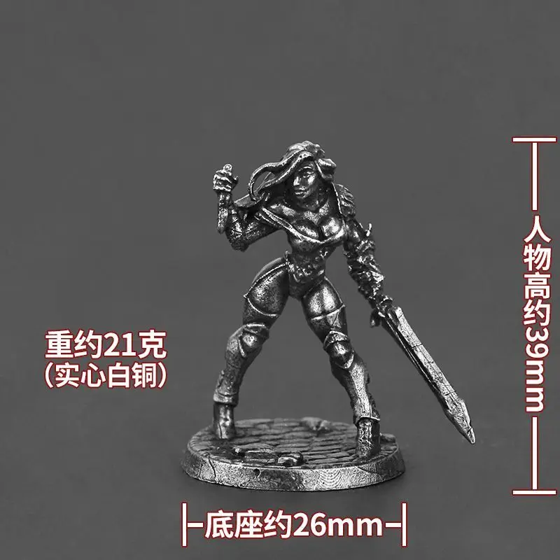 

Металлическая статуэтка воина