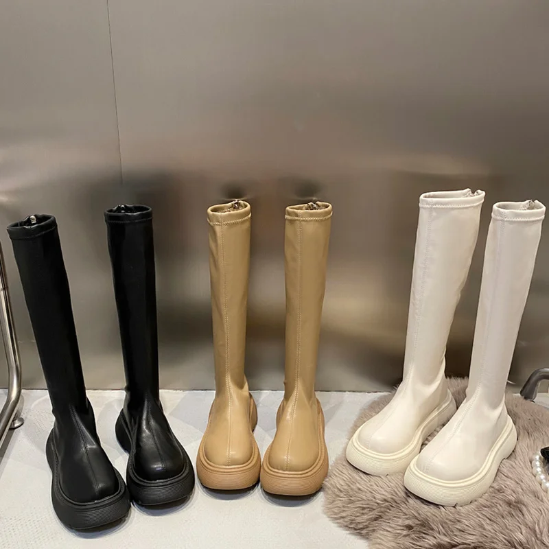 

Женские сапоги на среднем каблуке, с круглым носком, на резиновой подошве