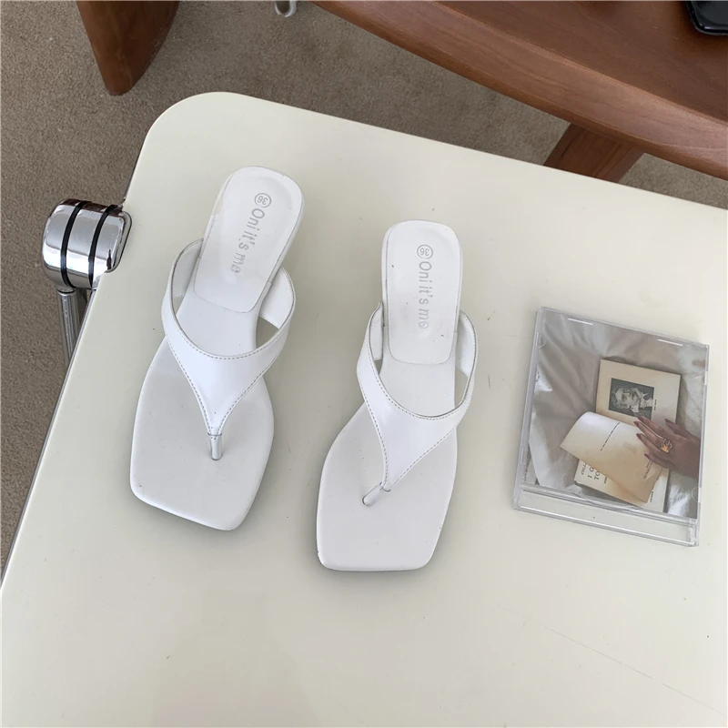 

2022 Fashion Brand Women Slipper Ladies Square Toe Low Heel Casual Slides Summer Outdoor Beach Sandal Flip Flops Shoes
