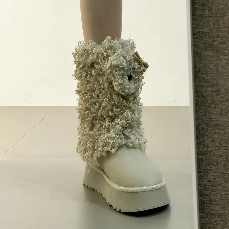 Белые сапоги до середины икры. Женская обувь. Плюшевые сапоги. Женские