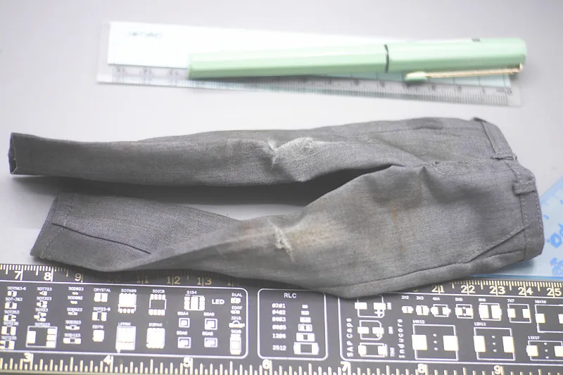 

BOM TOYS 1/6th The Walking Dead Zombie Researcher Old Bloodstained Dirty Pant Trousers Model For 12inch Action Doll Collect