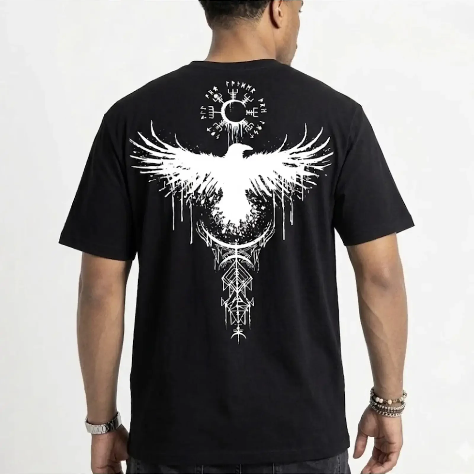 Фото Футболка Viking Raven Vegvisir Nordic Moon Rune, черно-белая, винтажная, дизайнерская одежда, унисекс, мягкая, модная, с легким графическим принтом. №1