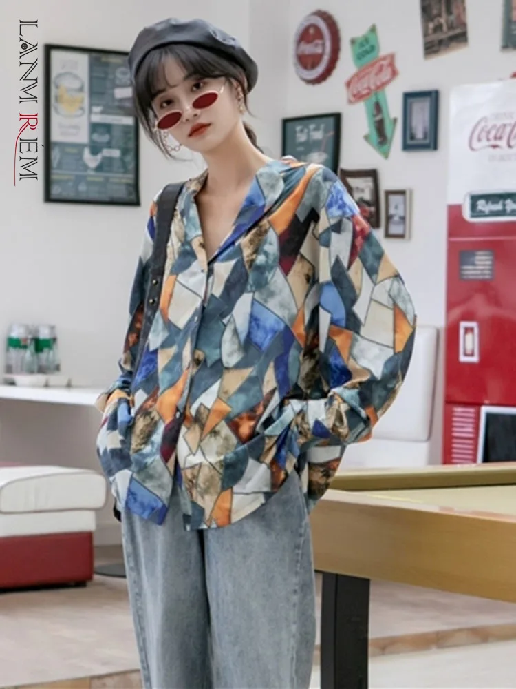 

LANMREMTurn-down Collar Single-breasted Geometric Print Loose Streetwear Shirt For Women Fashion 2022 Summer And Autumn 2A2892