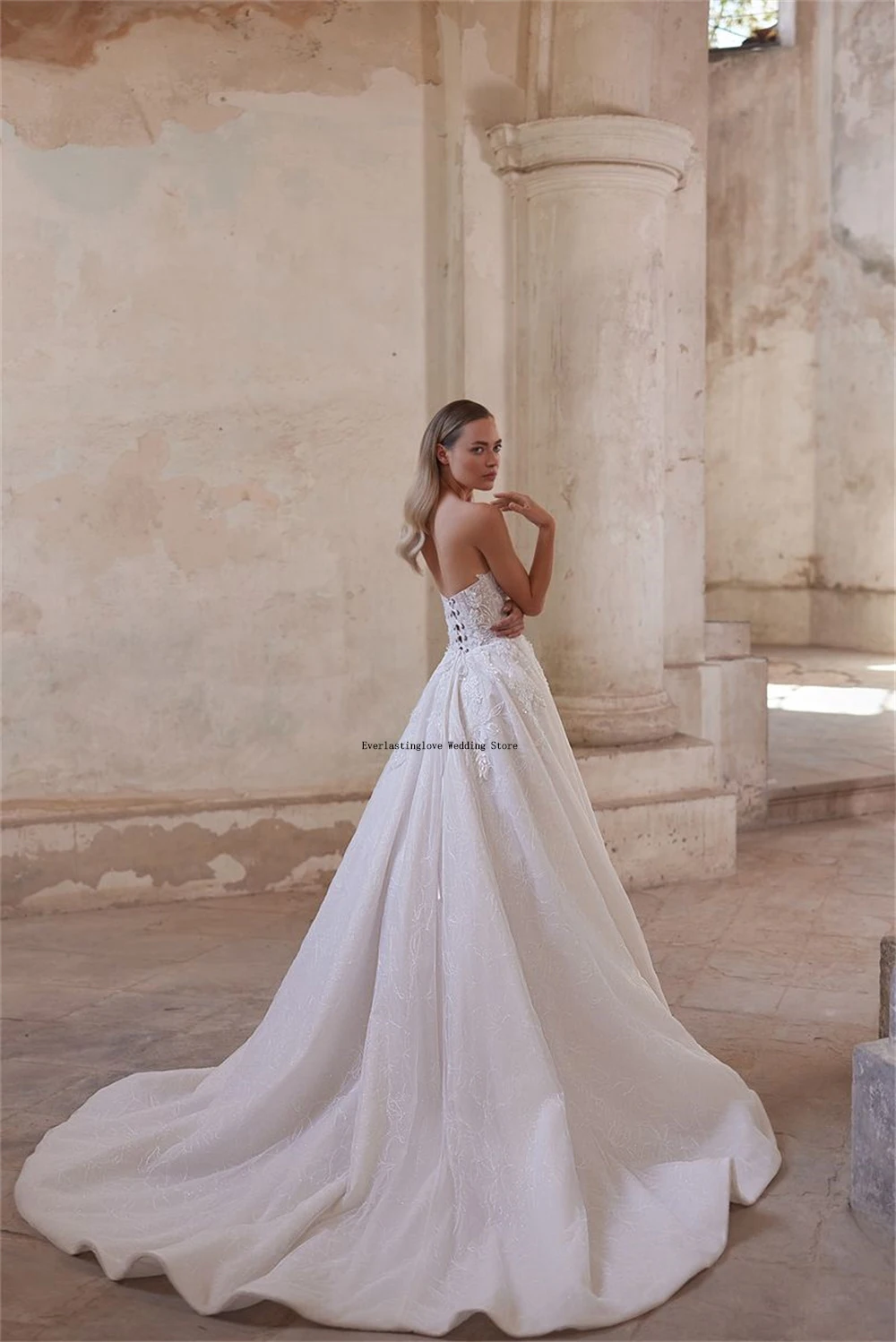 Популярные свадебные платья трапециевидной формы без бретелек с 3D цветочной