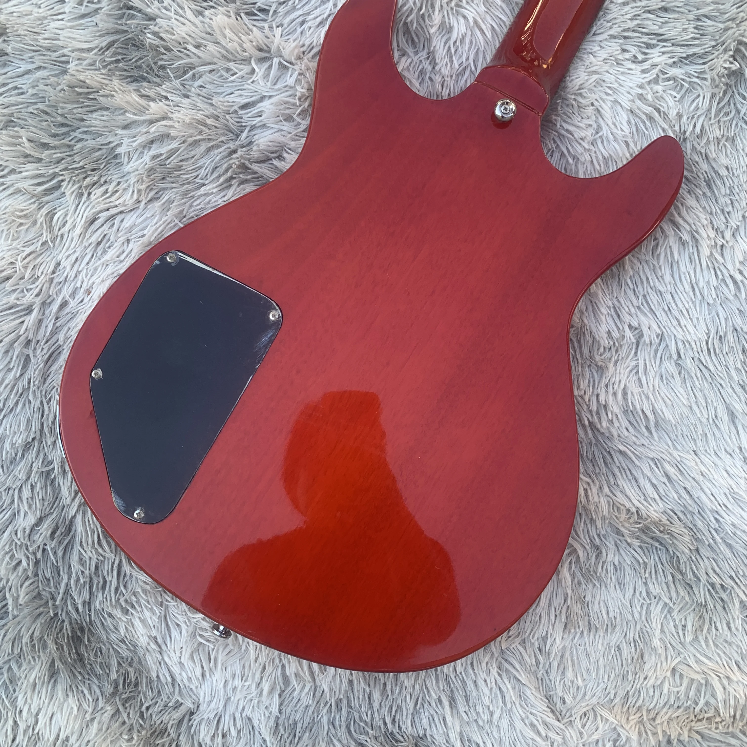 В наличии Дверная режущая гитара lp корпус и гриф из красного дерева