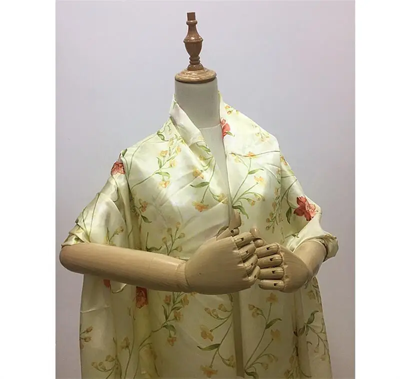 

114cm Width Light Yellow Background Silk Crepe Satin Garment Production Cloth