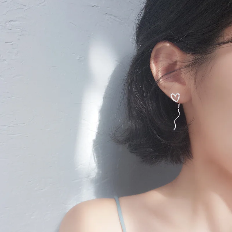 Простые полые серебряные серьги с сердечками и длинными кисточками женские