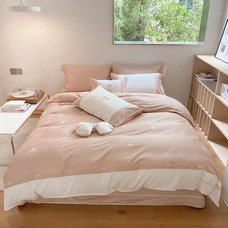 

Комплект постельного белья жаккардового из хлопка и сатина 600TC радужного цвета Милая карусель комплект пододеяльника 4 шт. (двуспальный Кор...