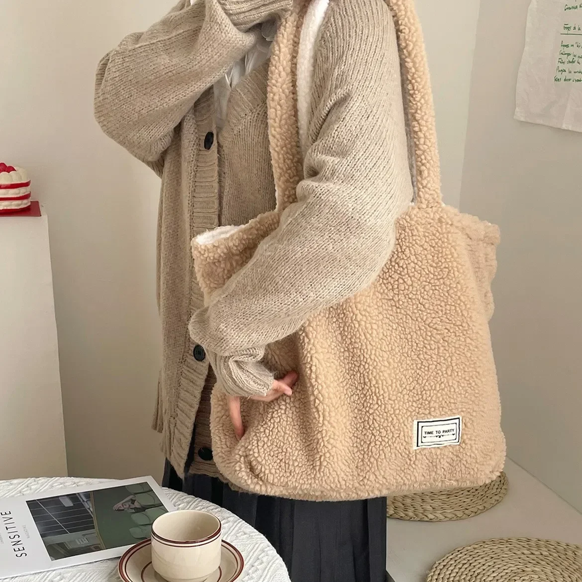 

Cashmere Fleece Handbag Women's Plush Shoulder Bags Two Side Available Designer Tote Bags Girls Ladies Shopper Bag Bookbag Purse