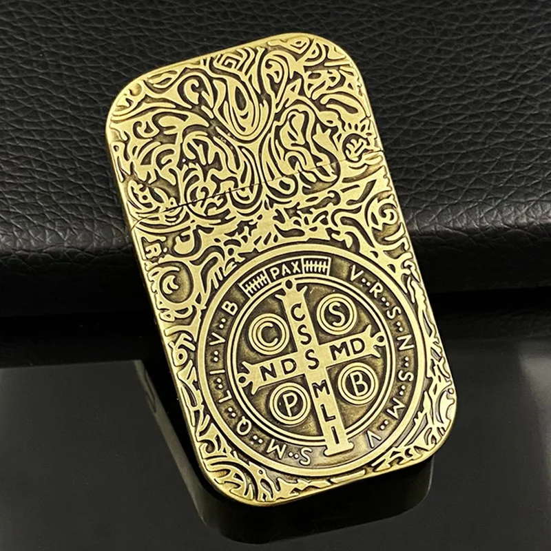 

Creative Extrathin Portable Kerosene Lighter Refillable Flint Grinding Wheel Cigarette Lighter Smoking Accessories Gadget Men