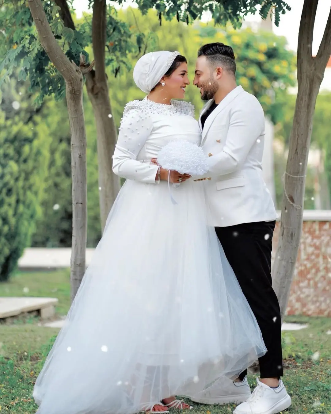 

Elegant Satin Garden A Line Wedding Dress For Women Buttons Front Bride Gowns Long Sleeve Simple Vestido De Mariages