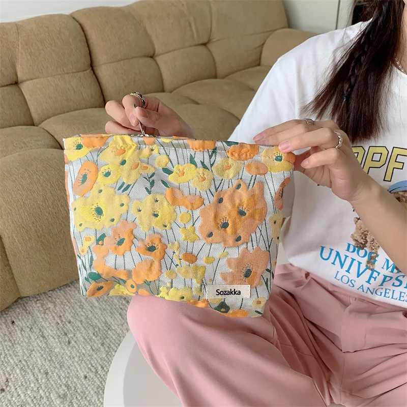 

Japanese Style Flower Printed Cosmetic Bag for Women, Large Capacity Portable Travel Makeup Organizer and Washing Bag