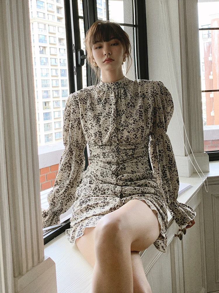

2022 spring new women's clothing Hepburn style round neck small floral dress women's long-sleeved tight-fitting hip skirt