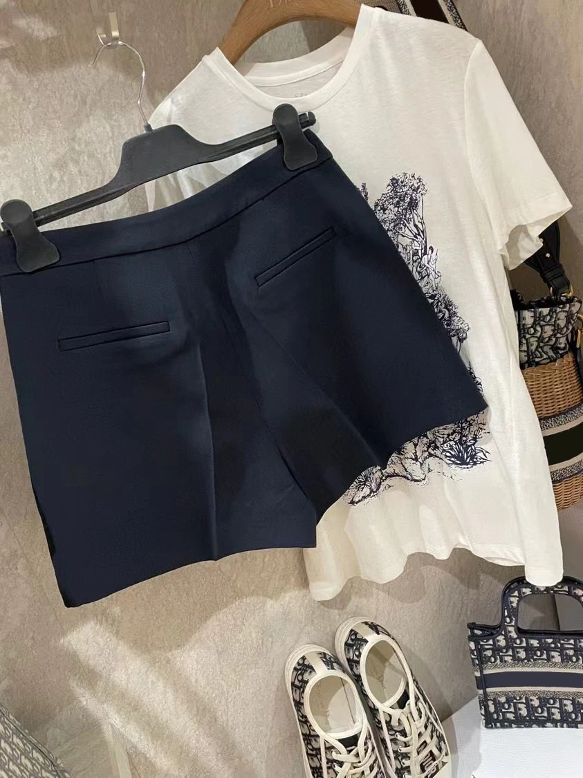 2023 Spring and Summer New Button Double Pocket Wide Leg Casual Shorts Solid Color High Waist Fashion All-Matching Short Pants