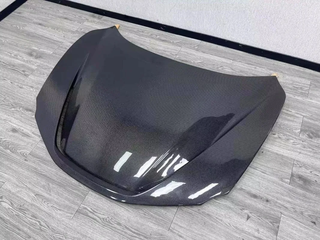 Фото Новый высококачественный капот из углеродного волокна SF90 Stradale в стиле OEM, полностью сухой, с болтами, видимым внутренним и внешним плетением. №5
