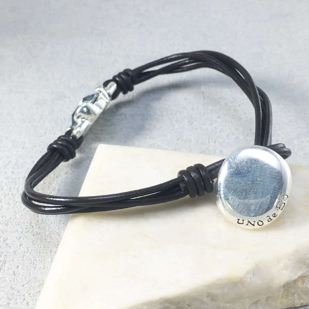 2024 Unode50 Высококачественный изысканный синий женский кожаный браслет