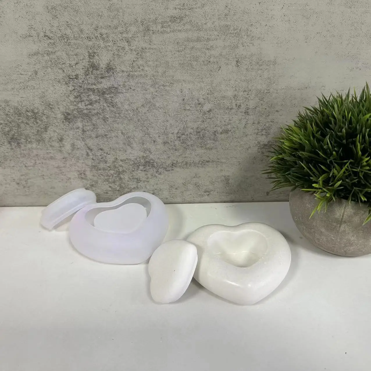 Силиконовая коробка для хранения украшений в виде свечи