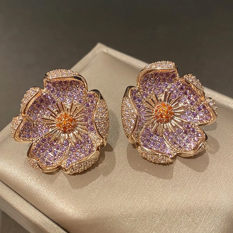 

Elegant Golden Purple Diamond Flower Stud Earrings Women's Design Three-Dimensional Flower Earrings Silver