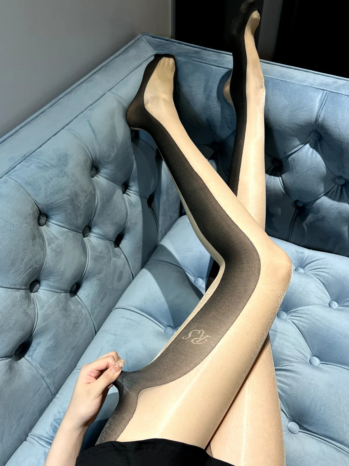 [Серия Aurora] шелковистые бесшовные глянцевые чулки T-band ультратонкие черные