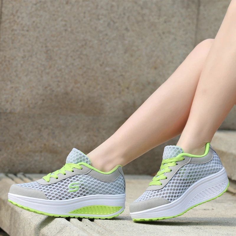 Women Casual Mesh Breathable Shake Shoes Comfortable Fitness Sneakers Thick Sole Platform Shoes