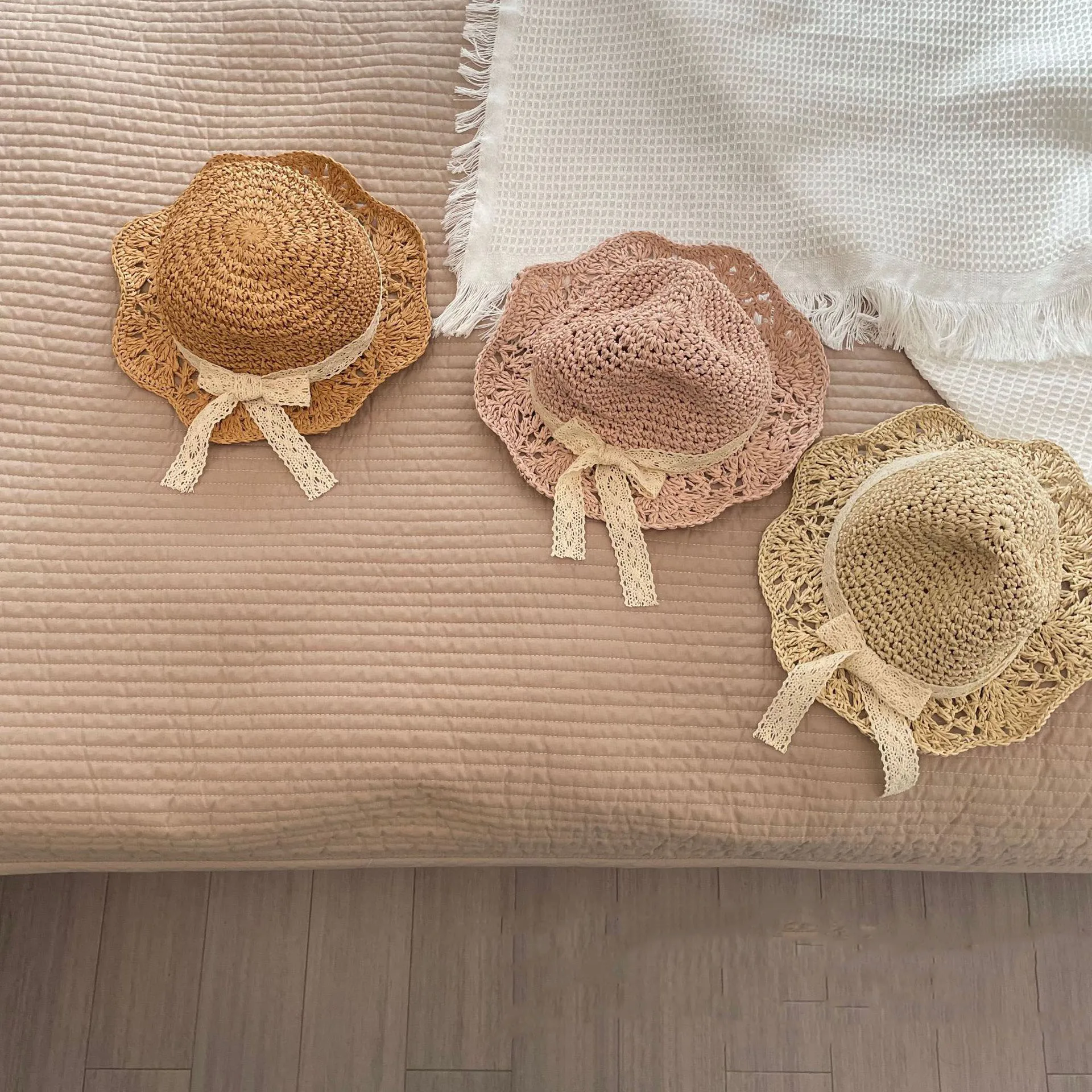 

Simple Girl Laurie Lace Bow Children's Hole Straw Hat