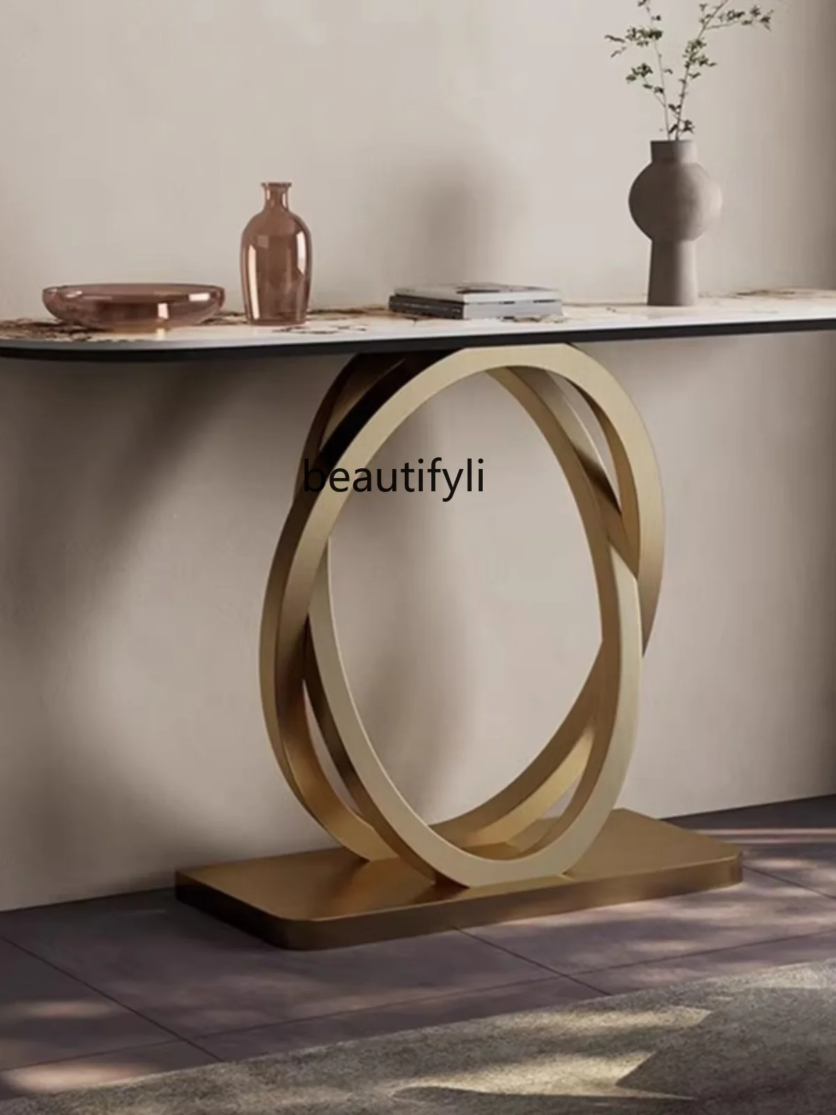 lekki luksusowy stolik wejściowy ze stali nierdzewnej korytarz przy ścianie stół z widokiem na końcu kamiennej płyty półokrągły